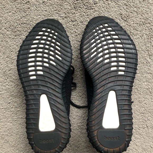 SOLD!! Adidas Yeezy Boost 350 V2 - By9612 - Picture 4 of 8
